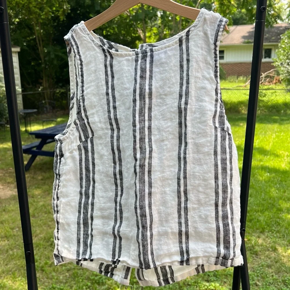 C&C California Sleeveless Linen Blouse - Picture 4 of 10